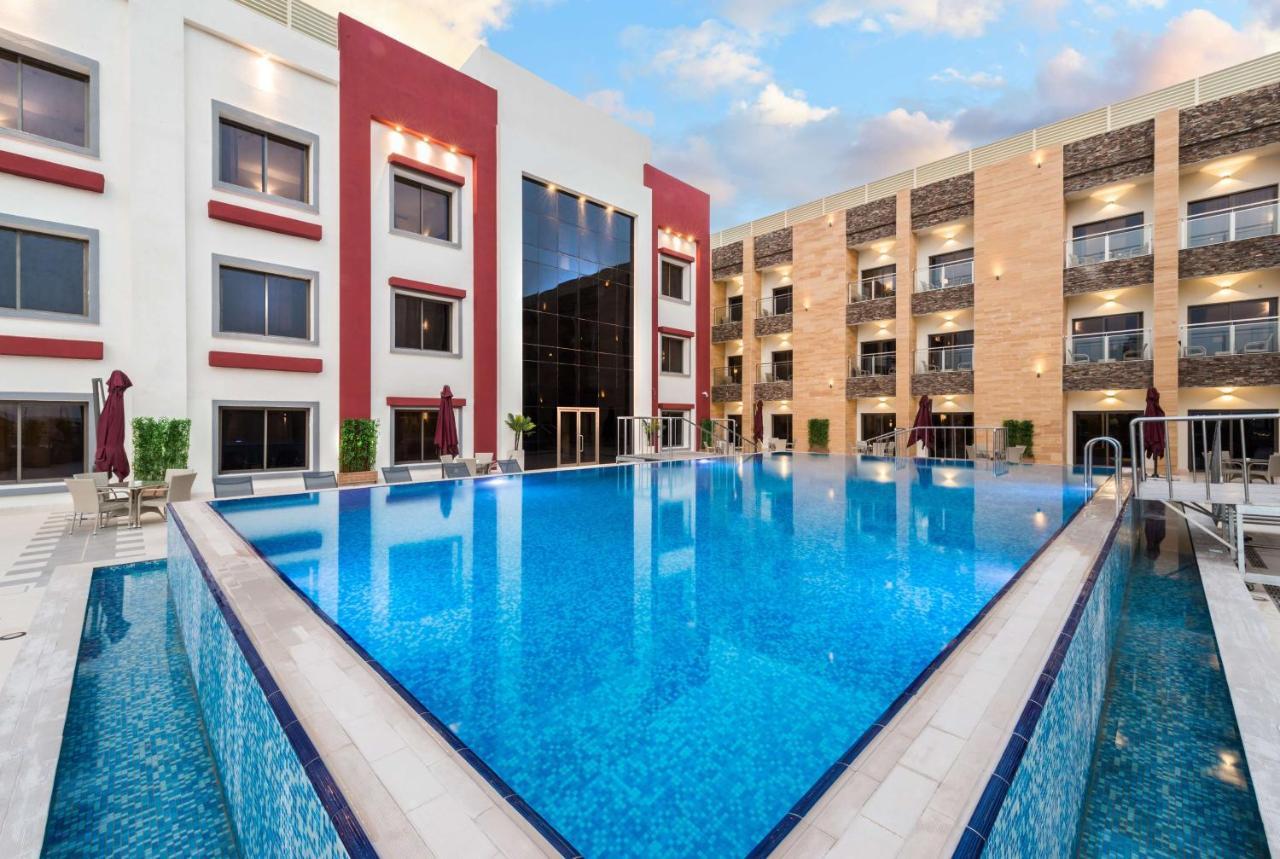 Best Western Plus Al Qurayyat City Center Екстер'єр фото
