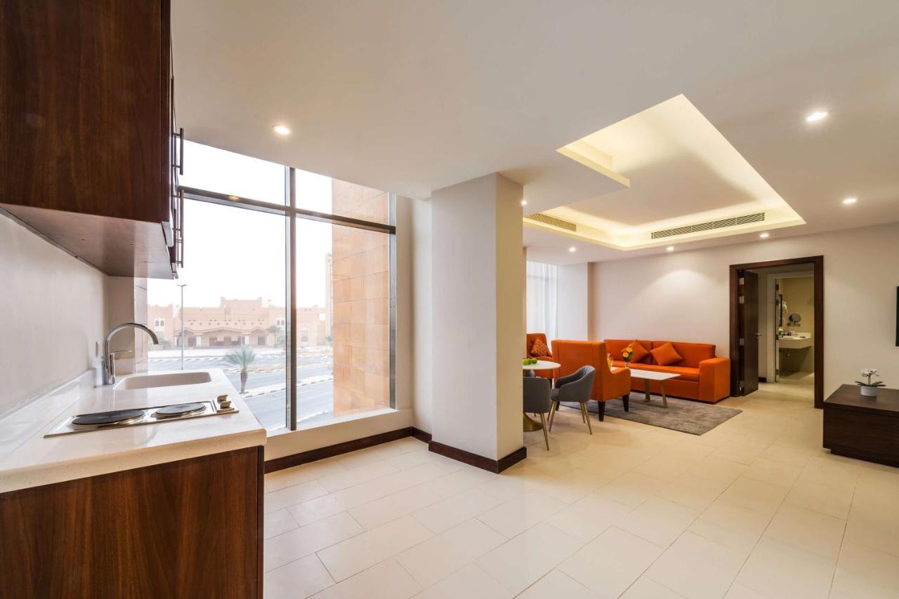 Best Western Plus Al Qurayyat City Center Екстер'єр фото
