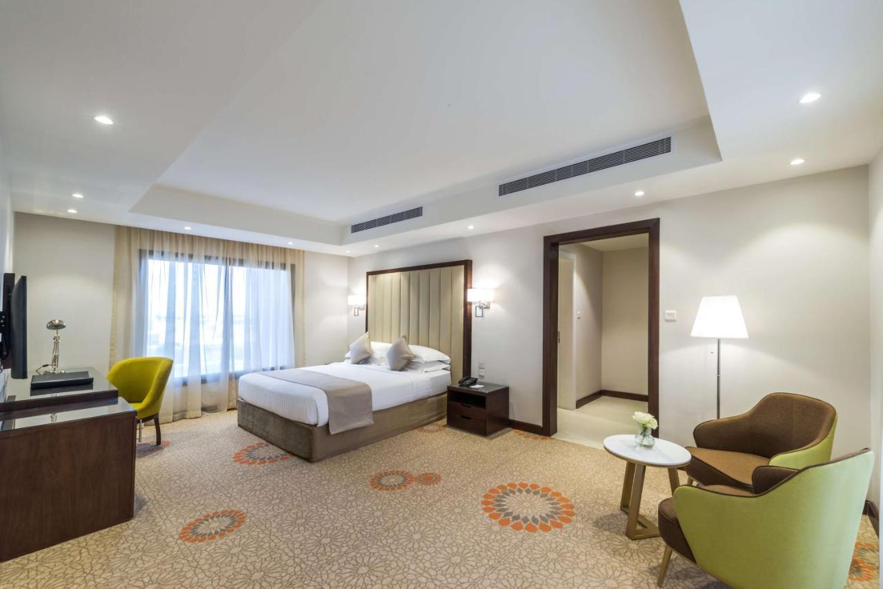 Best Western Plus Al Qurayyat City Center Екстер'єр фото