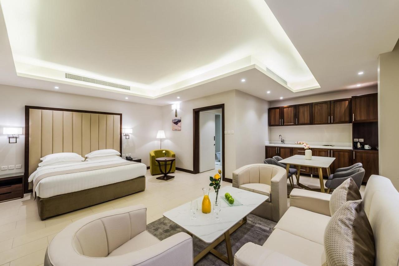 Best Western Plus Al Qurayyat City Center Екстер'єр фото