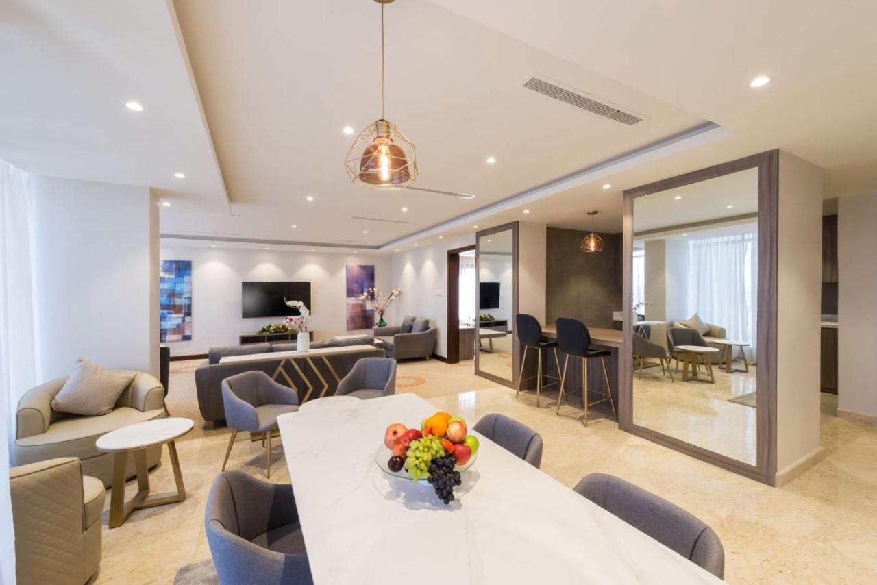 Best Western Plus Al Qurayyat City Center Екстер'єр фото