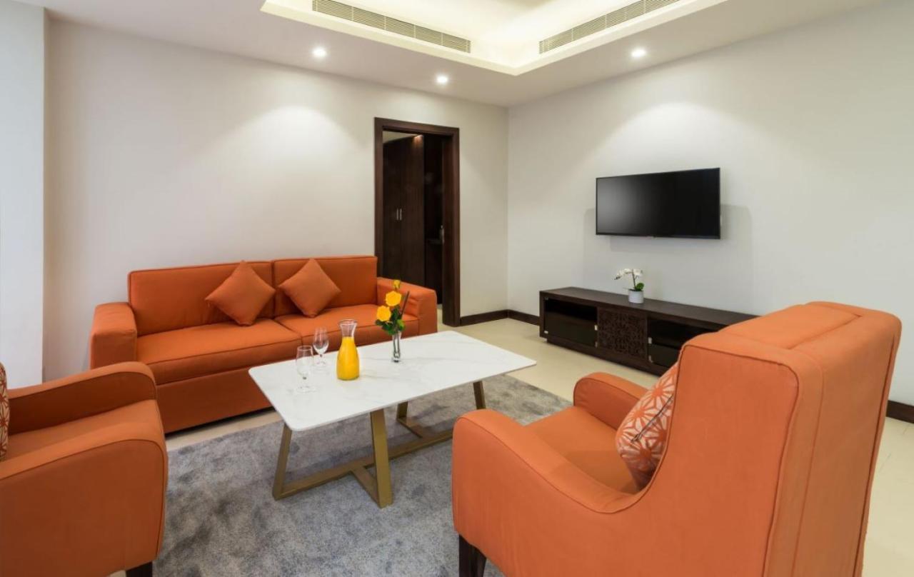 Best Western Plus Al Qurayyat City Center Екстер'єр фото