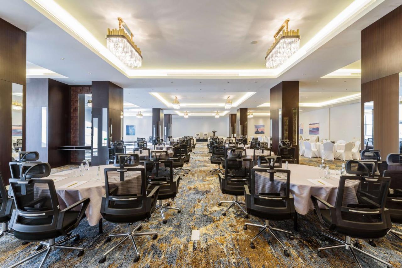 Best Western Plus Al Qurayyat City Center Екстер'єр фото