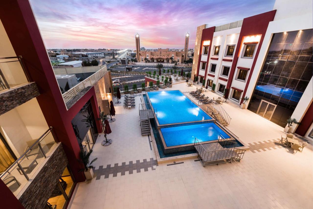 Best Western Plus Al Qurayyat City Center Екстер'єр фото