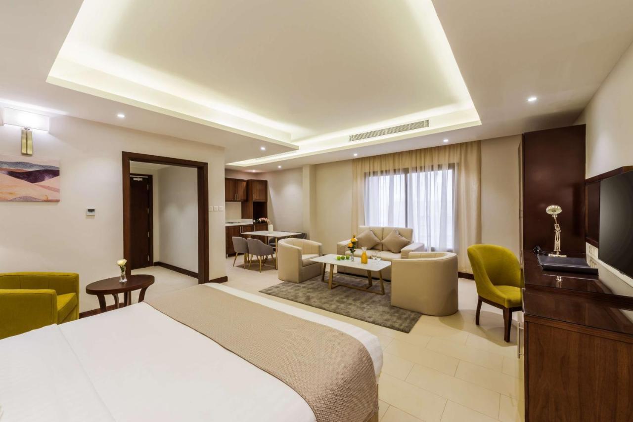 Best Western Plus Al Qurayyat City Center Екстер'єр фото