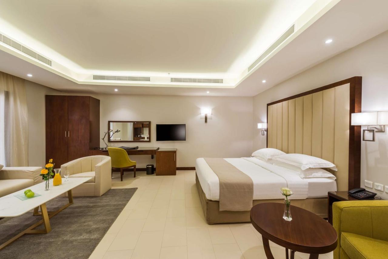 Best Western Plus Al Qurayyat City Center Екстер'єр фото