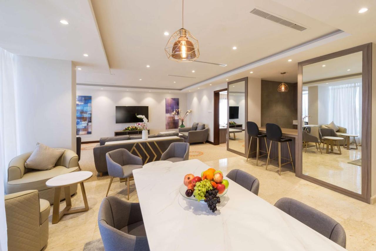 Best Western Plus Al Qurayyat City Center Екстер'єр фото